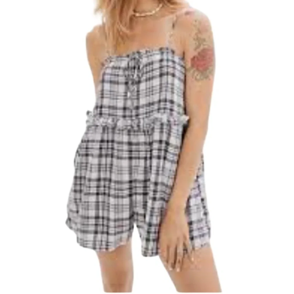 American Eagle Plaid Babydoll Shorts Romper Black White Linen Blend Pockets M - Picture 1 of 13
